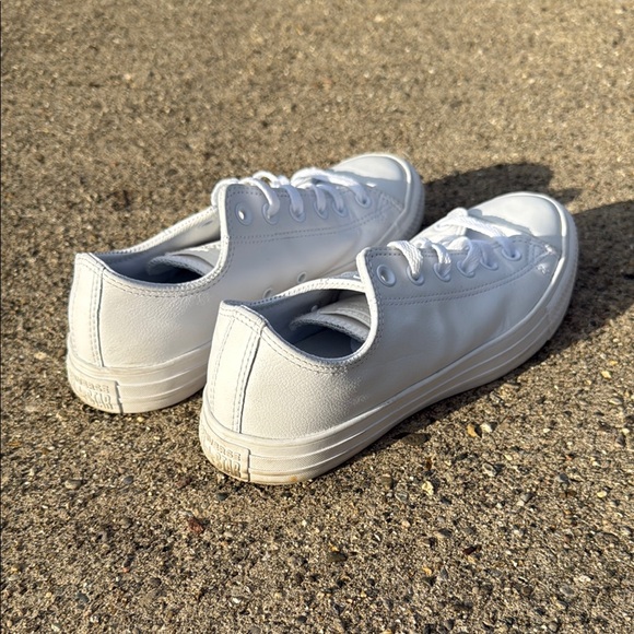 Converse White Low-Top leather Sneakers LIKE NEW - Picture 5 of 9